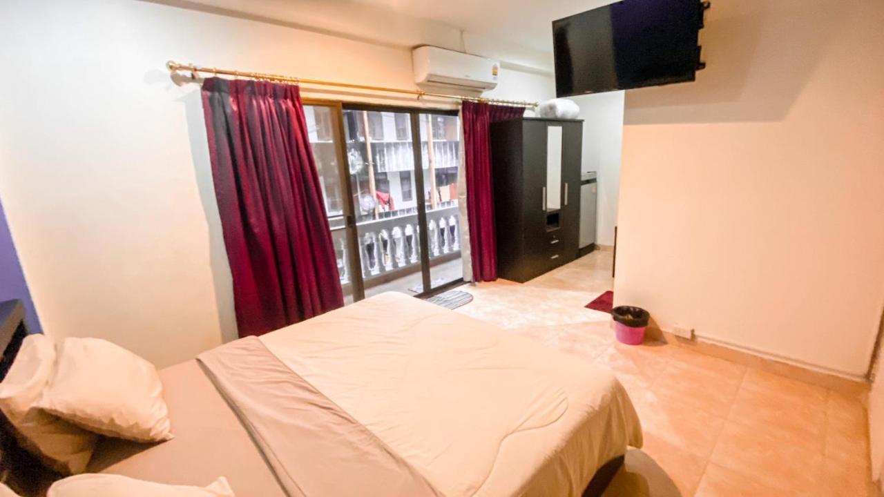 Retox Game On Hotell Pattaya Eksteriør bilde