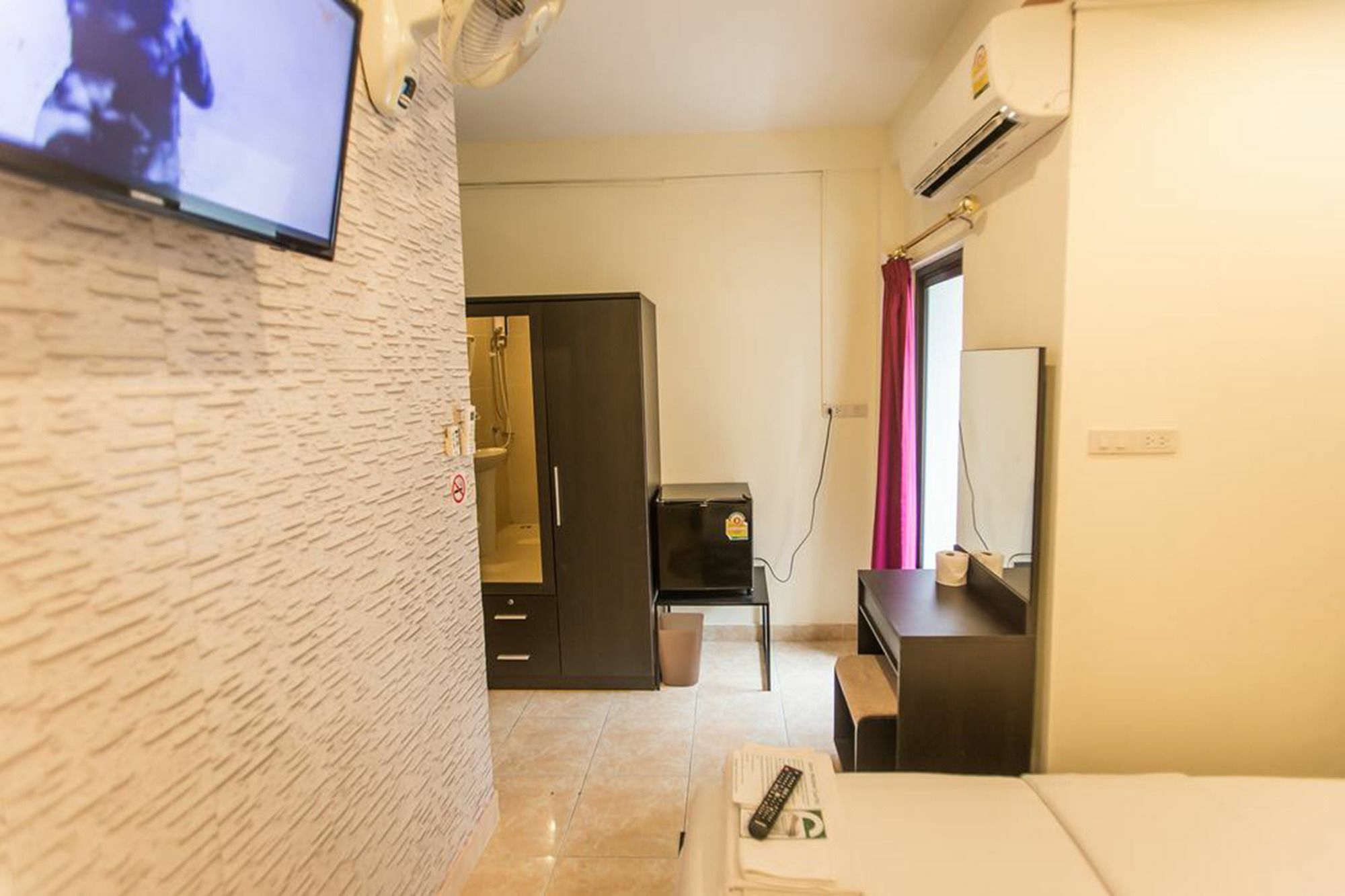 Retox Game On Hotell Pattaya Eksteriør bilde