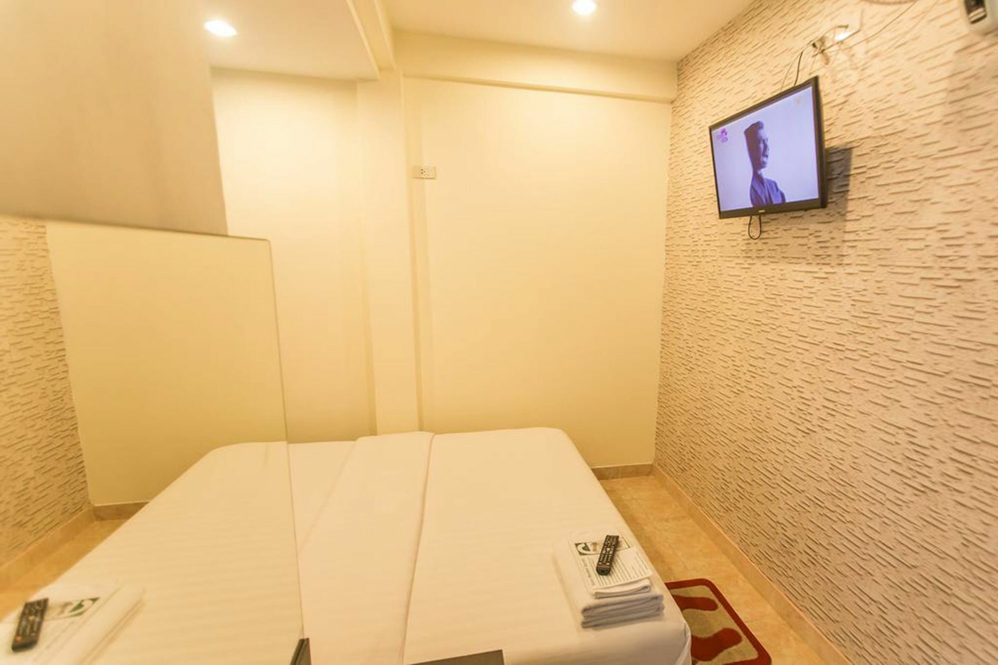 Retox Game On Hotell Pattaya Eksteriør bilde